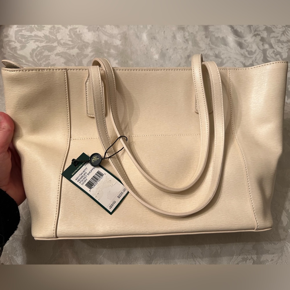 Lauren Ralph Lauren Newbury pocket shopper in Ivory. Genuine leather tote bag